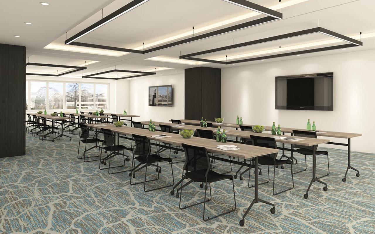 Отель Pullman Роторуа Экстерьер фото A typical meeting room